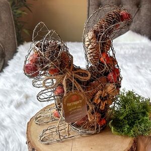 Pier 1 Metal Chicken Wire Wrap Squirrel Potpourri Holder Spiced Cake Fall Decor